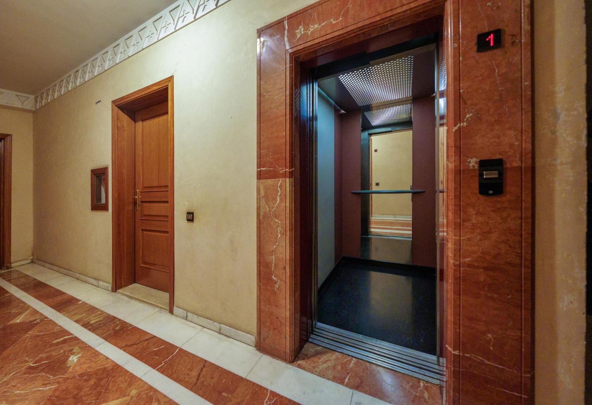 Appartement Haut Standing Gueliz Plaza Avec Vue Marrakesch Exterior foto